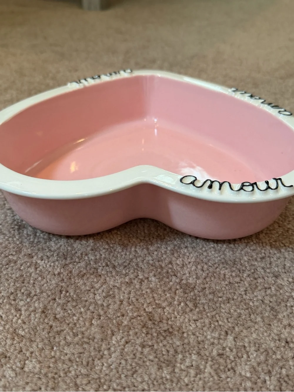 New Anthropologie amour Heart-Shaped Pink pie dish stoneware